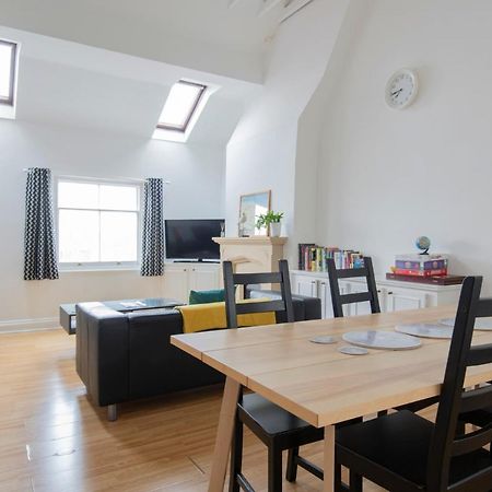 Fantastic 3 Bed Brighton House- Sleeps 6- Superfast Wifi And Garage 아파트 외부 사진