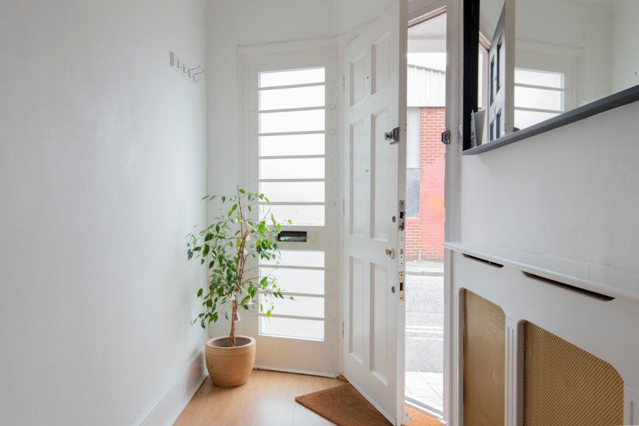 Fantastic 3 Bed Brighton House- Sleeps 6- Superfast Wifi And Garage 아파트 외부 사진